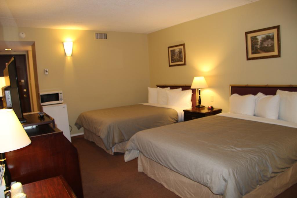 Canway Inn & Suites Dauphin Luaran gambar