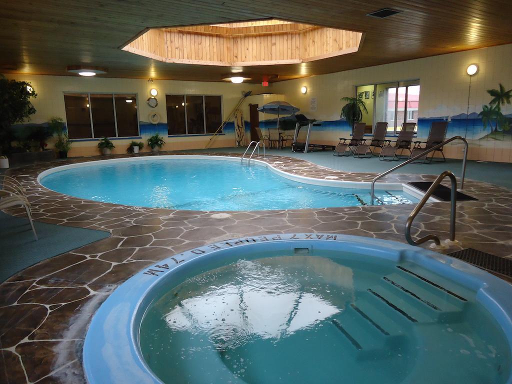 Canway Inn & Suites Dauphin Luaran gambar