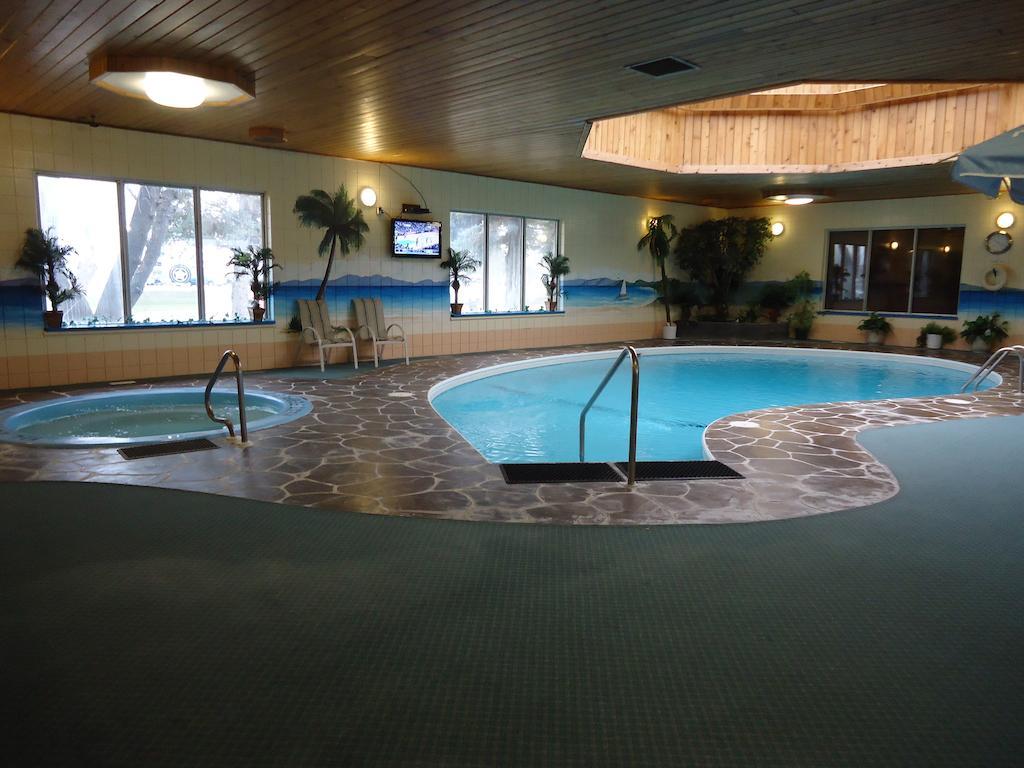 Canway Inn & Suites Dauphin Luaran gambar
