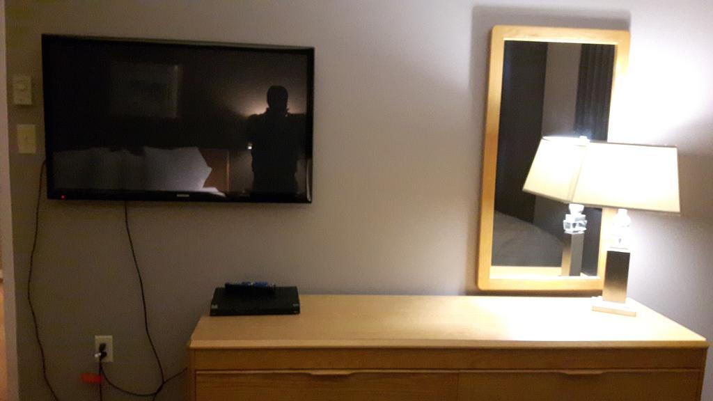 Canway Inn & Suites Dauphin Luaran gambar