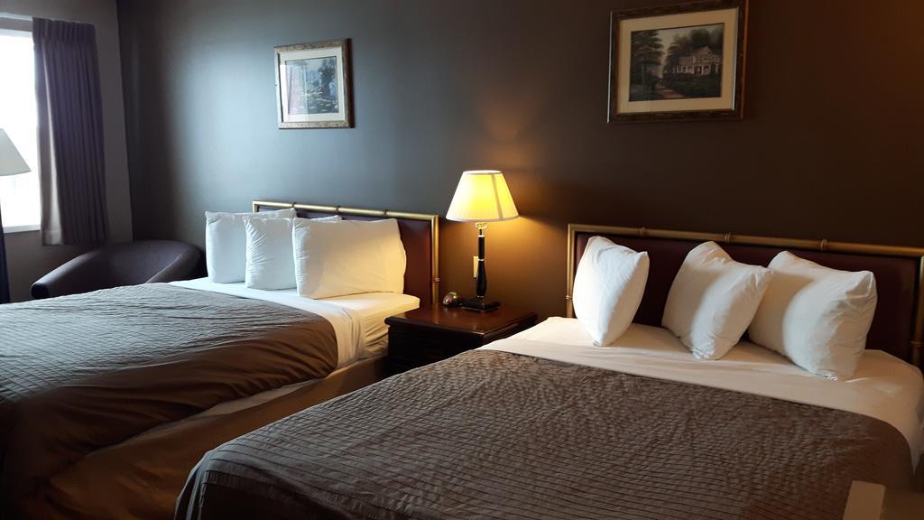 Canway Inn & Suites Dauphin Luaran gambar