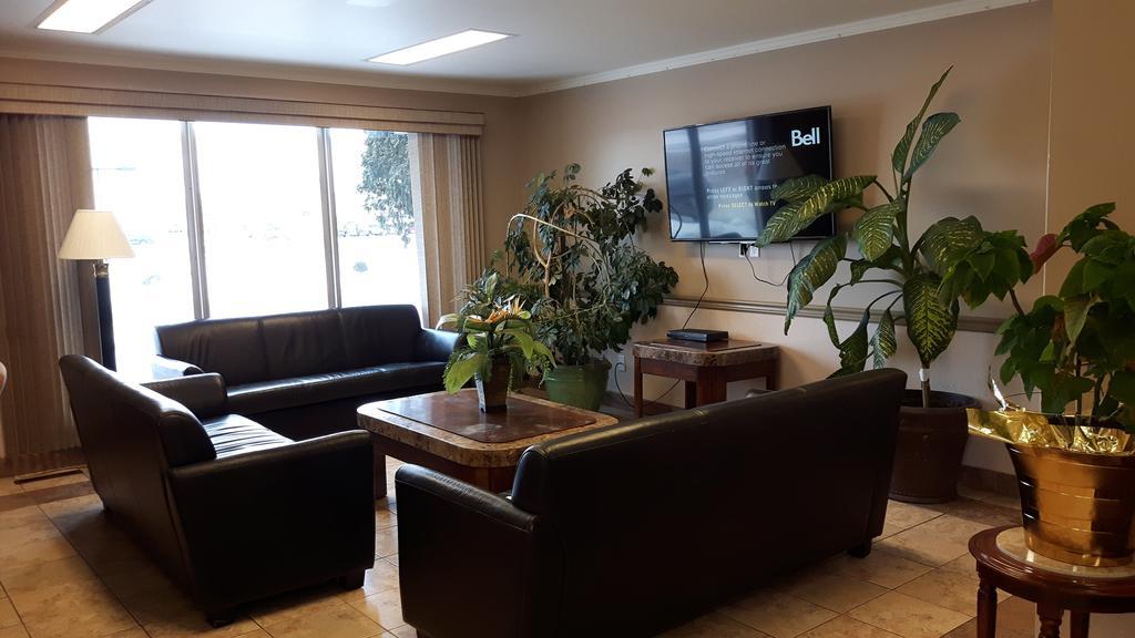 Canway Inn & Suites Dauphin Luaran gambar