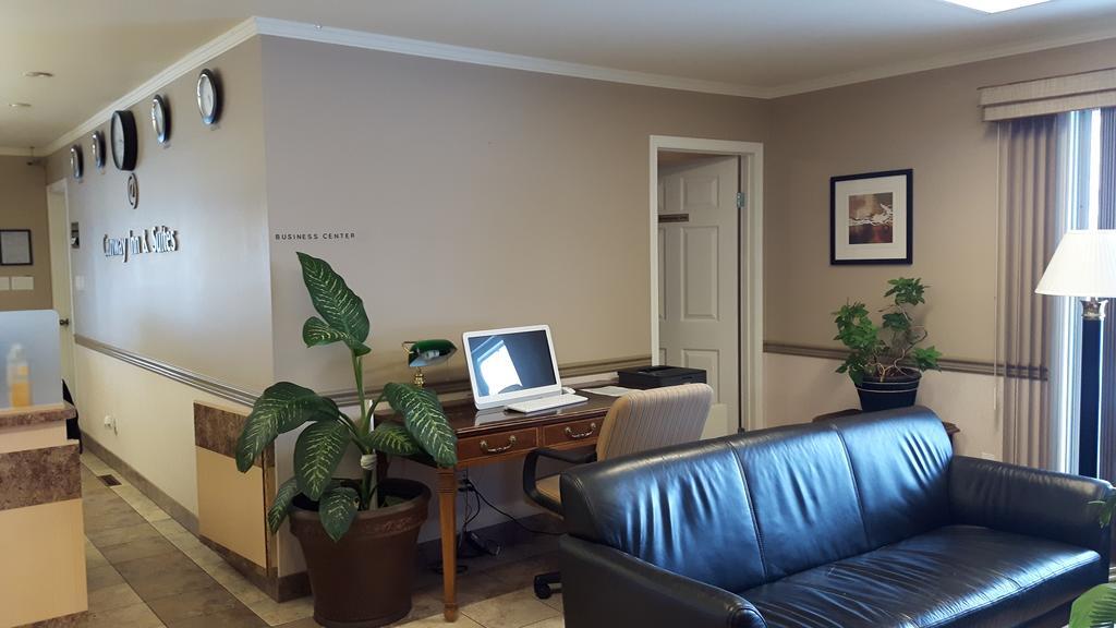 Canway Inn & Suites Dauphin Luaran gambar
