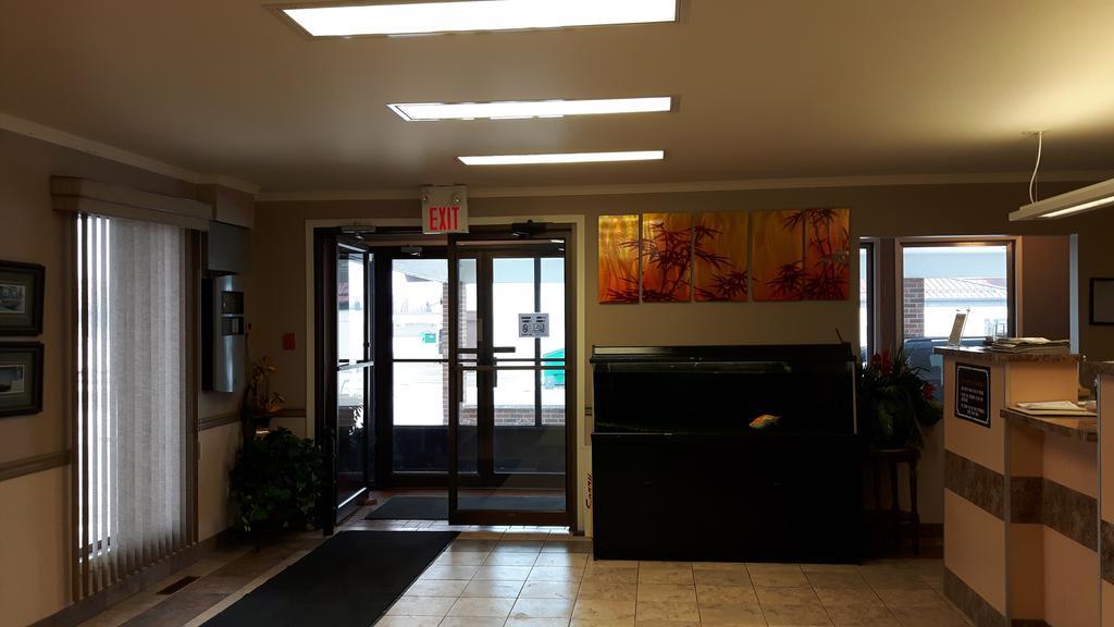 Canway Inn & Suites Dauphin Luaran gambar